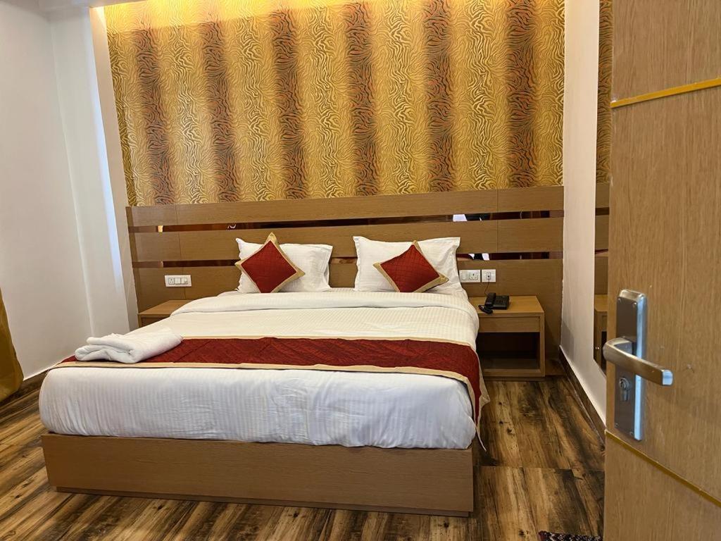 Royal Casa 3*