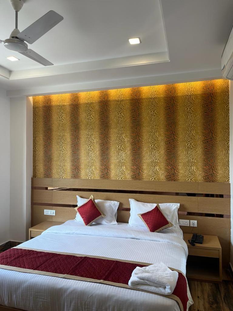 Royal Casa 3*