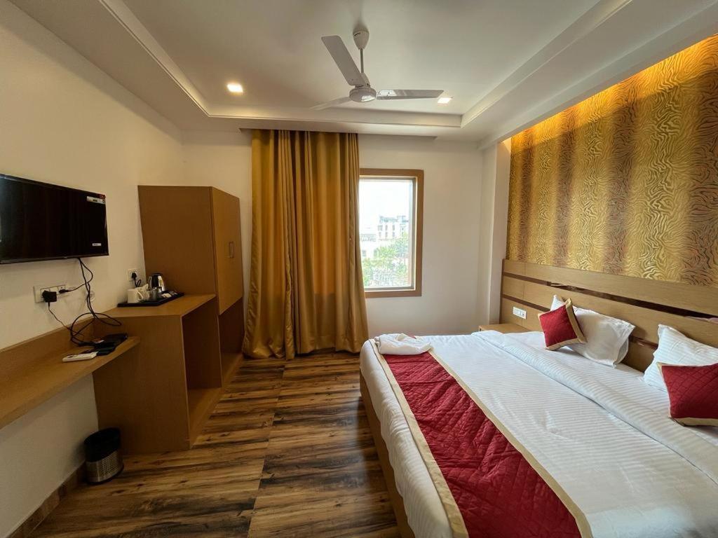 Royal Casa Hotel 3*