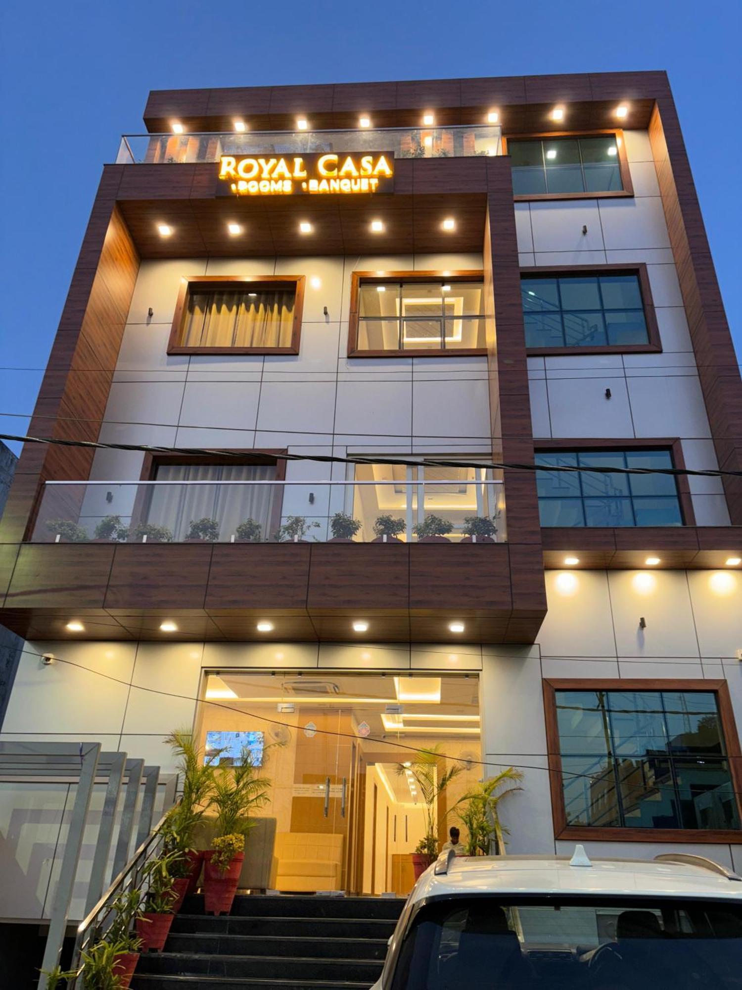 Royal Casa 3*